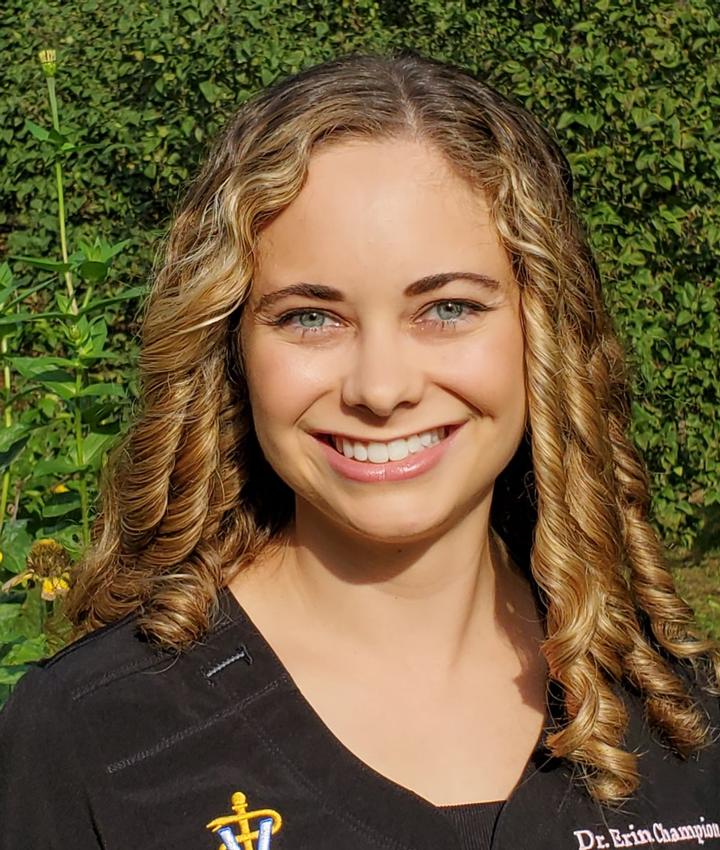 Dr. Erin Yanoviak, DVM Western Veterinary Clinic